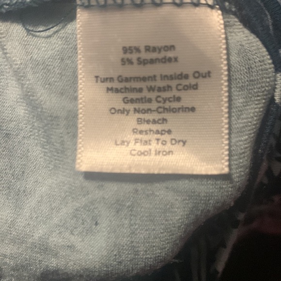 ❤️Adorable stretchy blouse - Picture 6 of 6